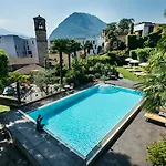International au Lac Historic Lakeside Hotel